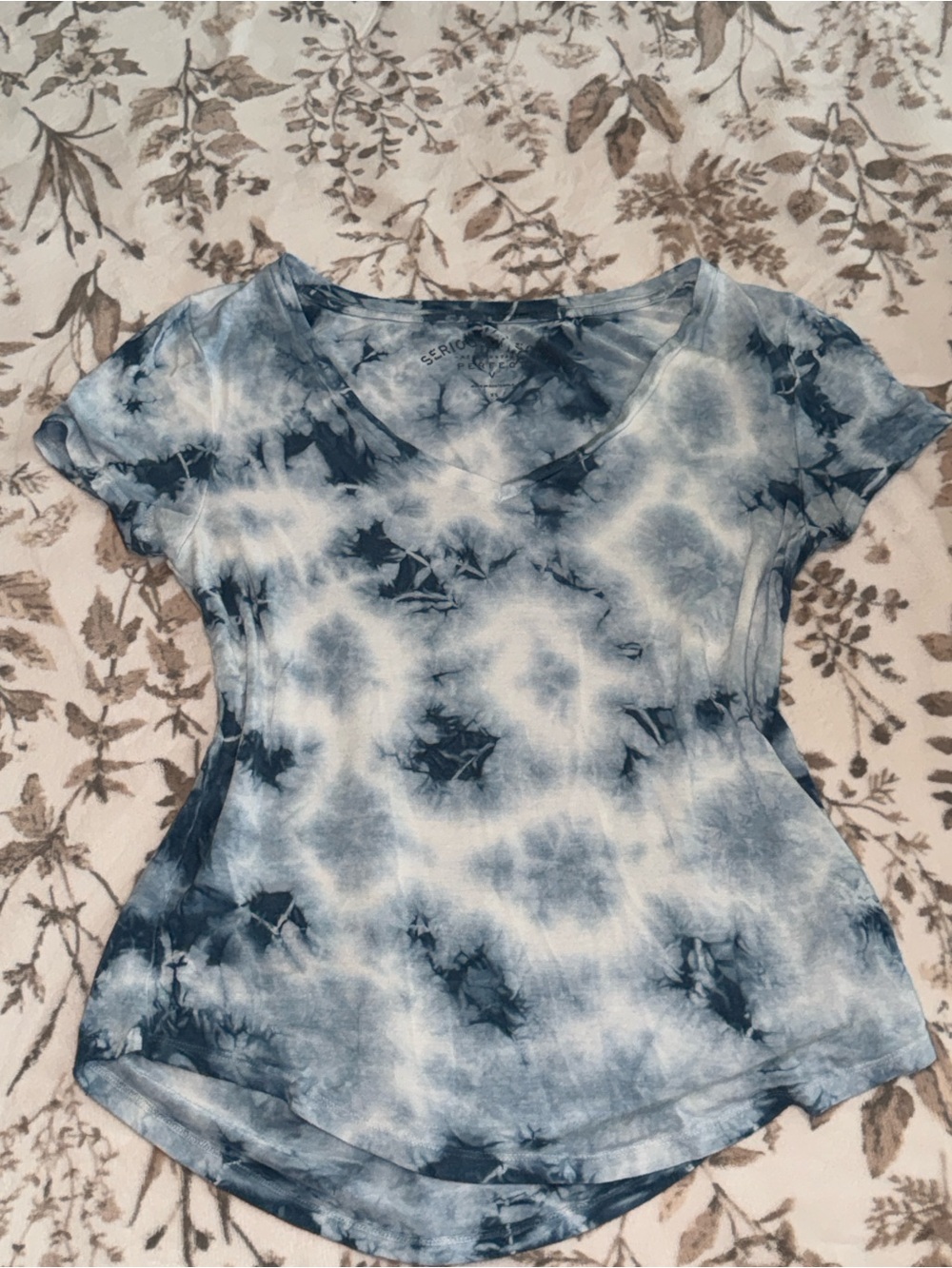 Aeropostale Blue and White Tie-Dye V-Neck Short Sleeve Tee